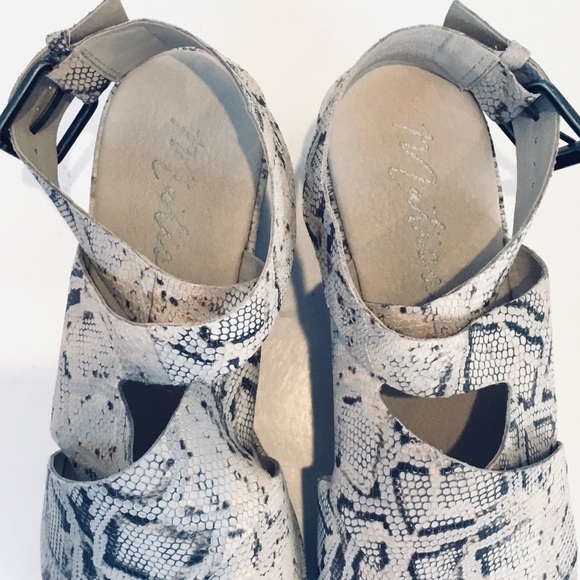 Matisse Platform Sandals ‘RUNAWAY’ Snakeskin Leather Ankle Strap Open-toe Size-7 - Picture 6 of 16